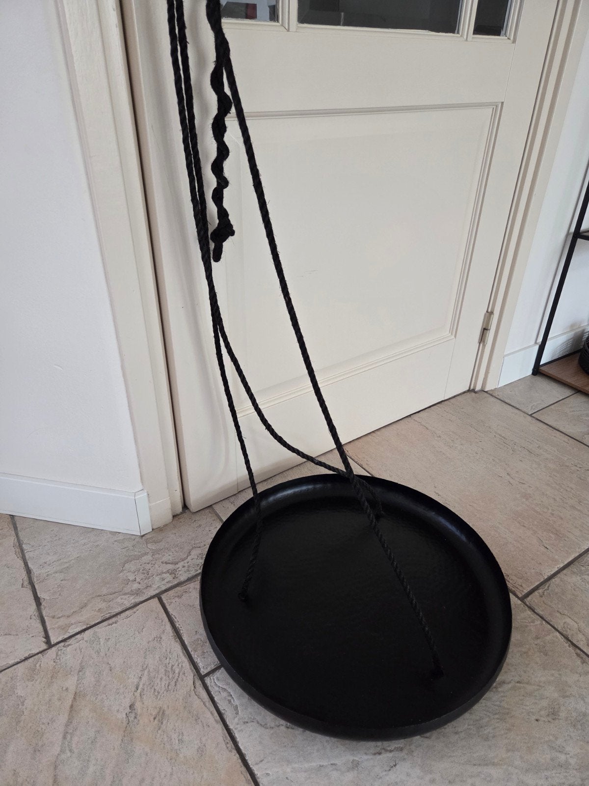Zwarte ronde hangende schaal - nachtkastje - diameter 47cm, Ophalen, Gebruikt, Zwart