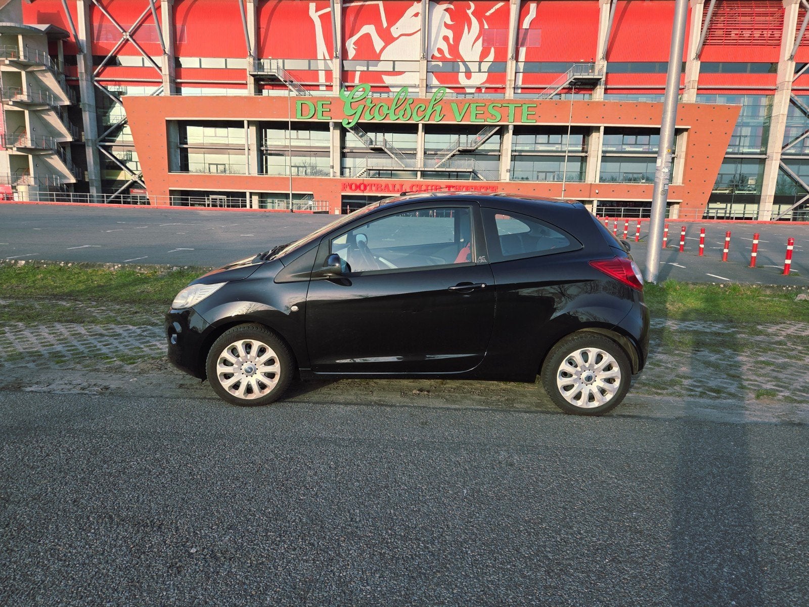 Ford Ka 1.2 51KW 2009 Zwart, Auto's, Voorwielaandrijving, Elektrische ramen, 1242 cc, 4 cilinders