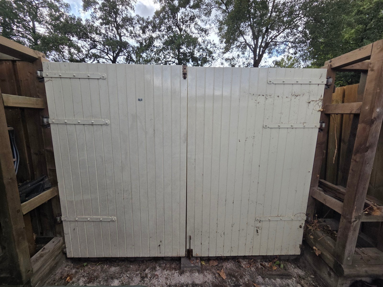 Gratis: dubbele poort, Tuin en Terras, Tuinpoorten, Ophalen, Gebruikt, 200 cm of meer, Hout