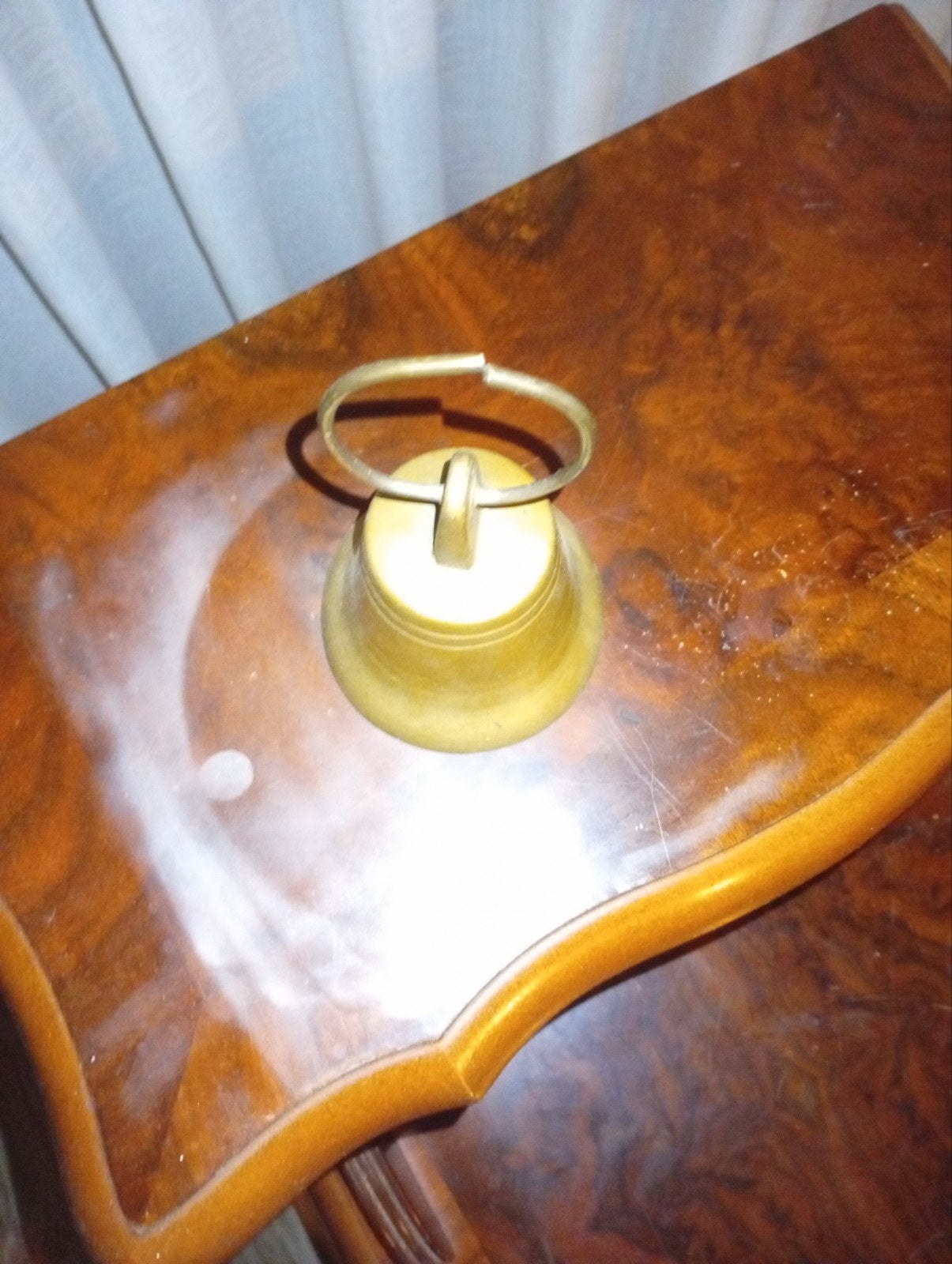 Antieke Messing Tafelbel met Houten Handvat, Ophalen of Verzenden