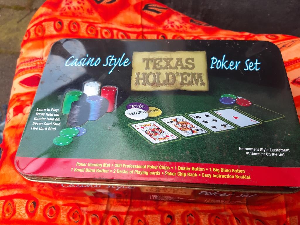 Casino Style Texas Hold'em Poker Set - 48" X 30" POKER MAt, Hobby en Vrije tijd, Gezelschapsspellen | Bordspellen, Ophalen, Gebruikt