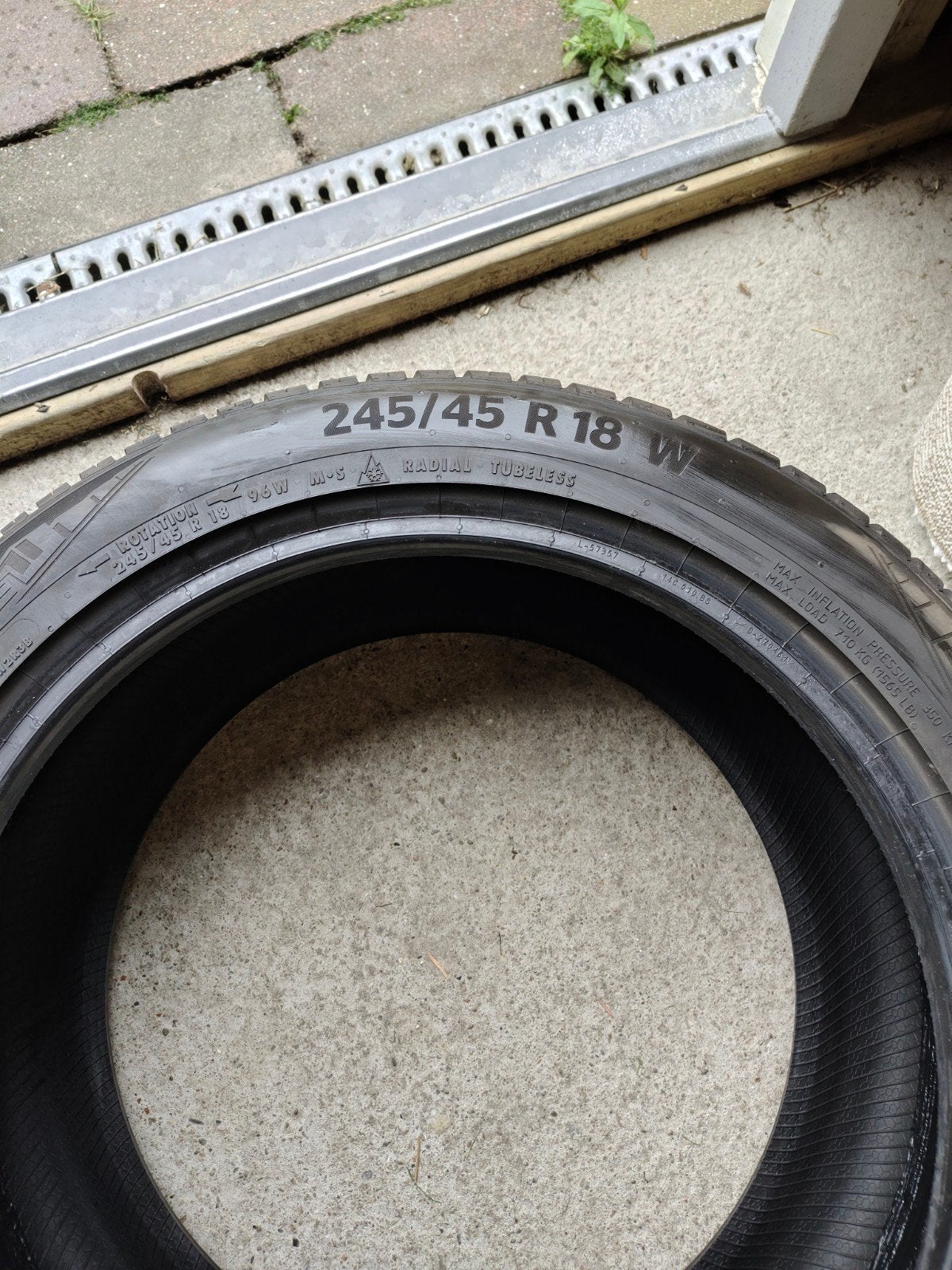2x Continental Cross Climate, Auto-onderdelen, Banden en Velgen, 18 inch, 245 mm, Ophalen of Verzenden, All Season