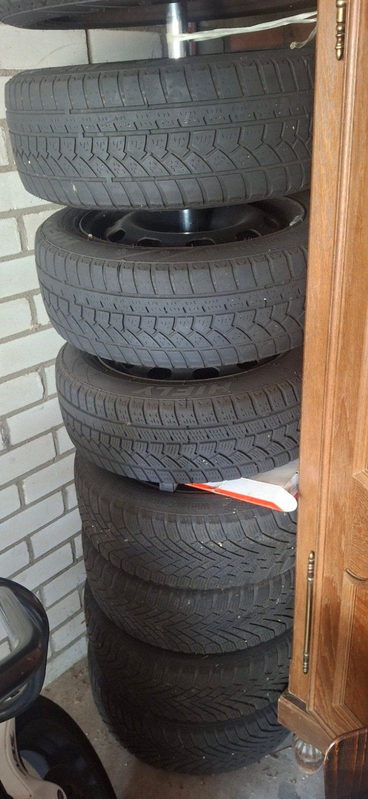 2 sets winterwielen/winterbanden voor VW Polo (185/60R15), Ophalen