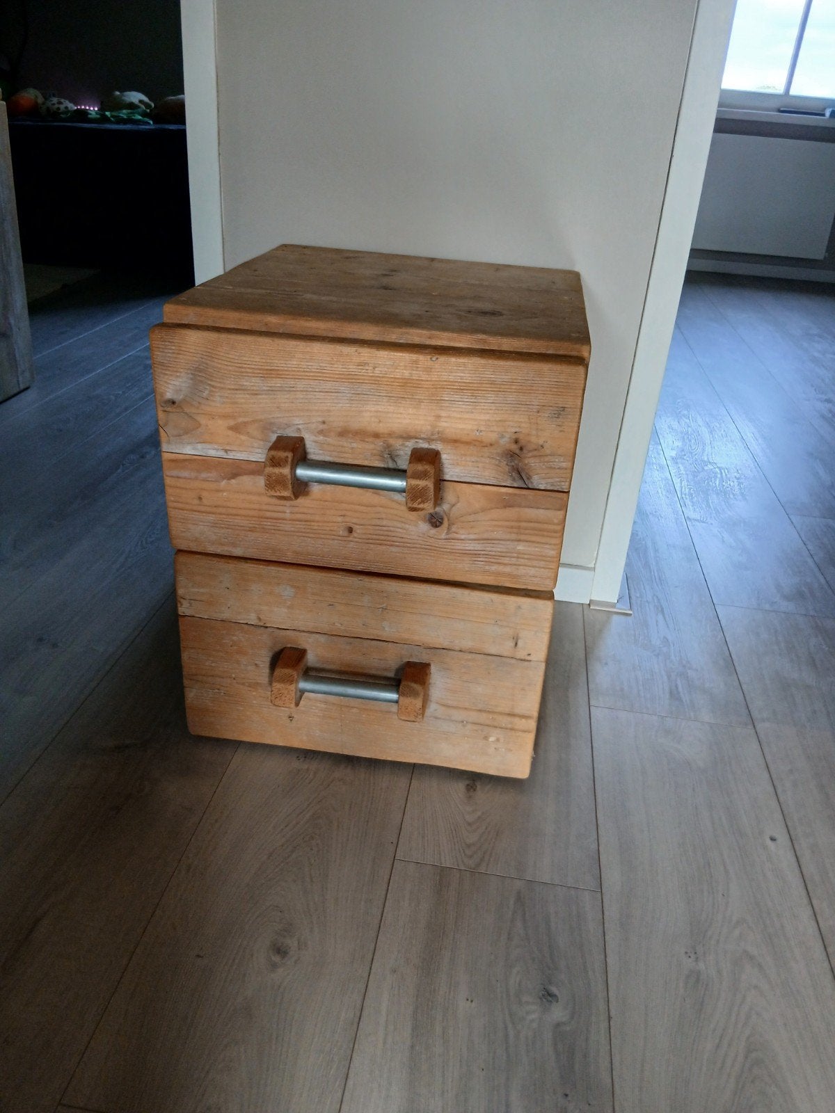 Steigerhouten nachtkastje met 2 lades, Ophalen, Gebruikt, Minder dan 45 cm, Minder dan 55 cm
