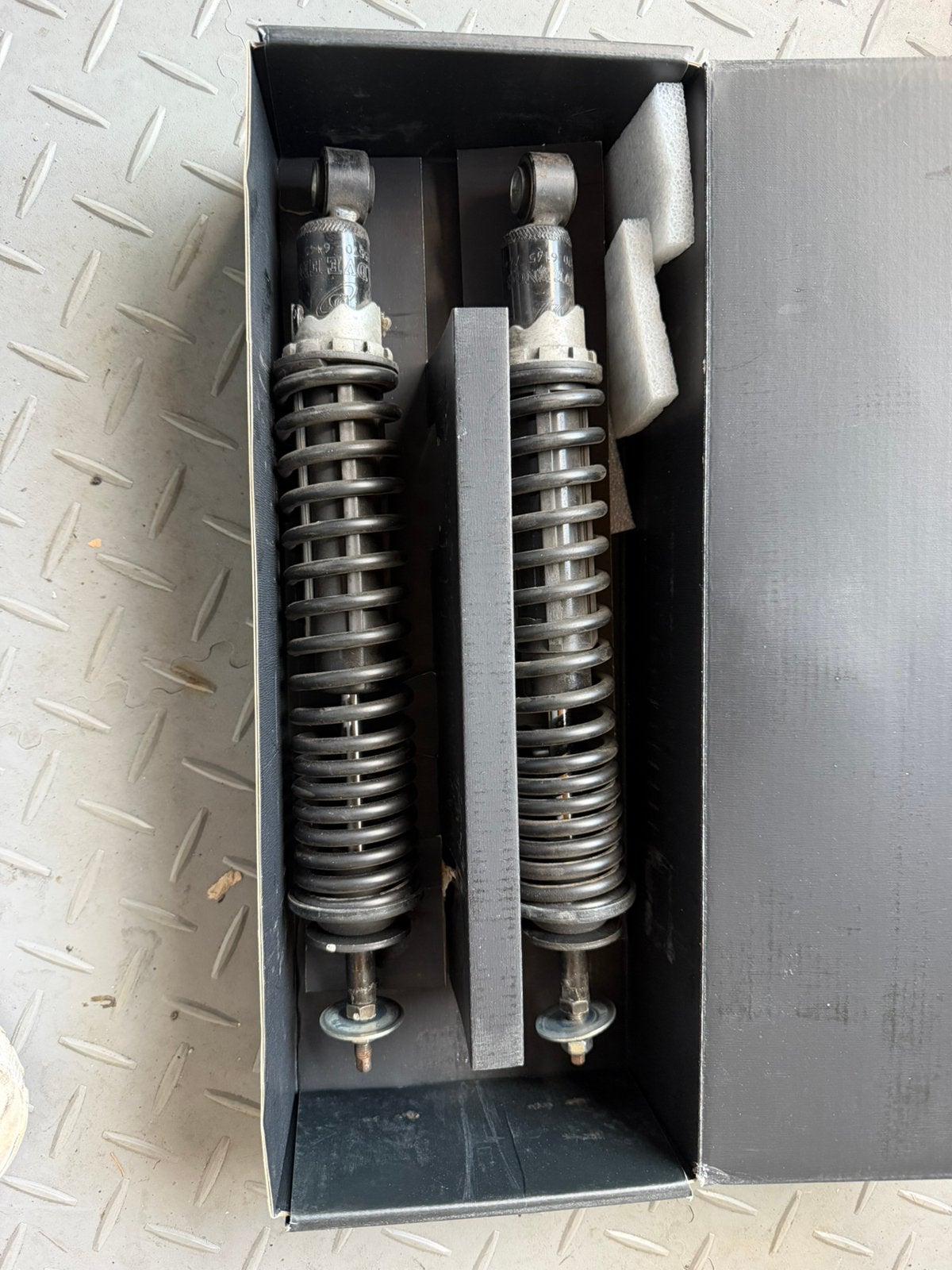 vespa GTS vering (zwart) praktisch nieuw! Schokbreker, Ophalen of Verzenden, Nieuw, Vespa