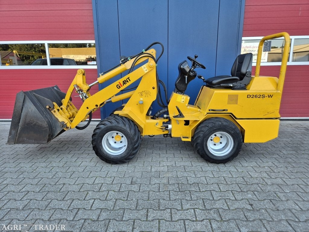 GIANT D262S SHOVEL MET SLECHTS 3100 UUR EN KENTEKEN, -, Ophalen of Verzenden, Wiellader of Shovel, Giant