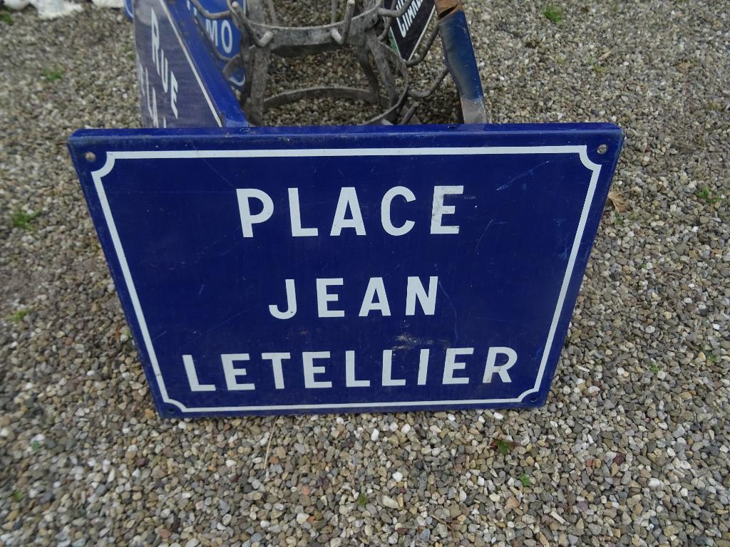 Franse straatnaambordjes / straat naam bordjes, Ophalen