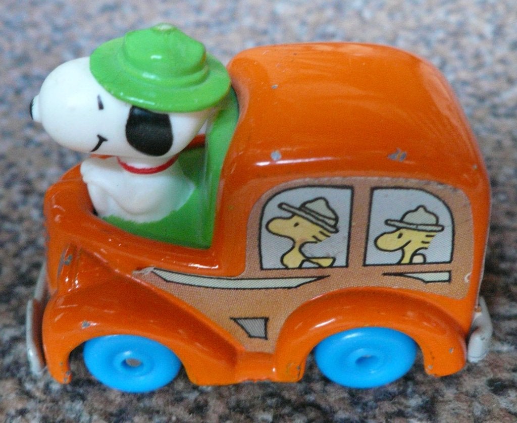 zware metalen Peanuts auto met Snoopy, groene hoed, Ophalen of Verzenden, Snoopy, Zo goed als nieuw, Overige typen
