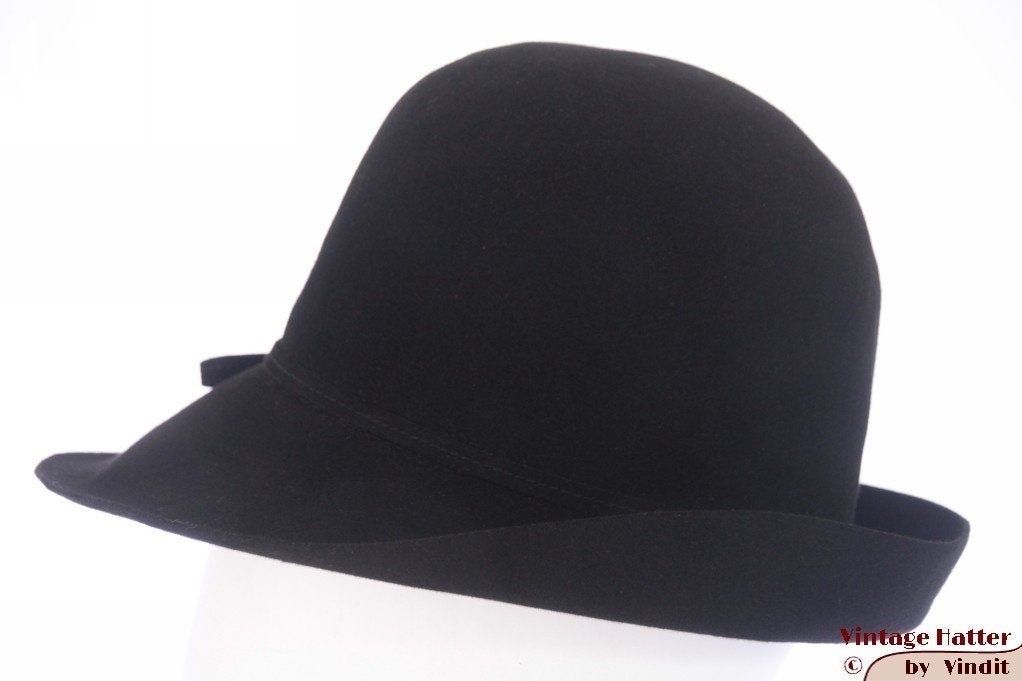 Vintage Dameshoed Touriste zwart dun vilt 57, Kleding | Dames, Touriste, 56 of 57 cm (M, 7 of 7⅛ inch), Hoed, Ophalen of Verzenden