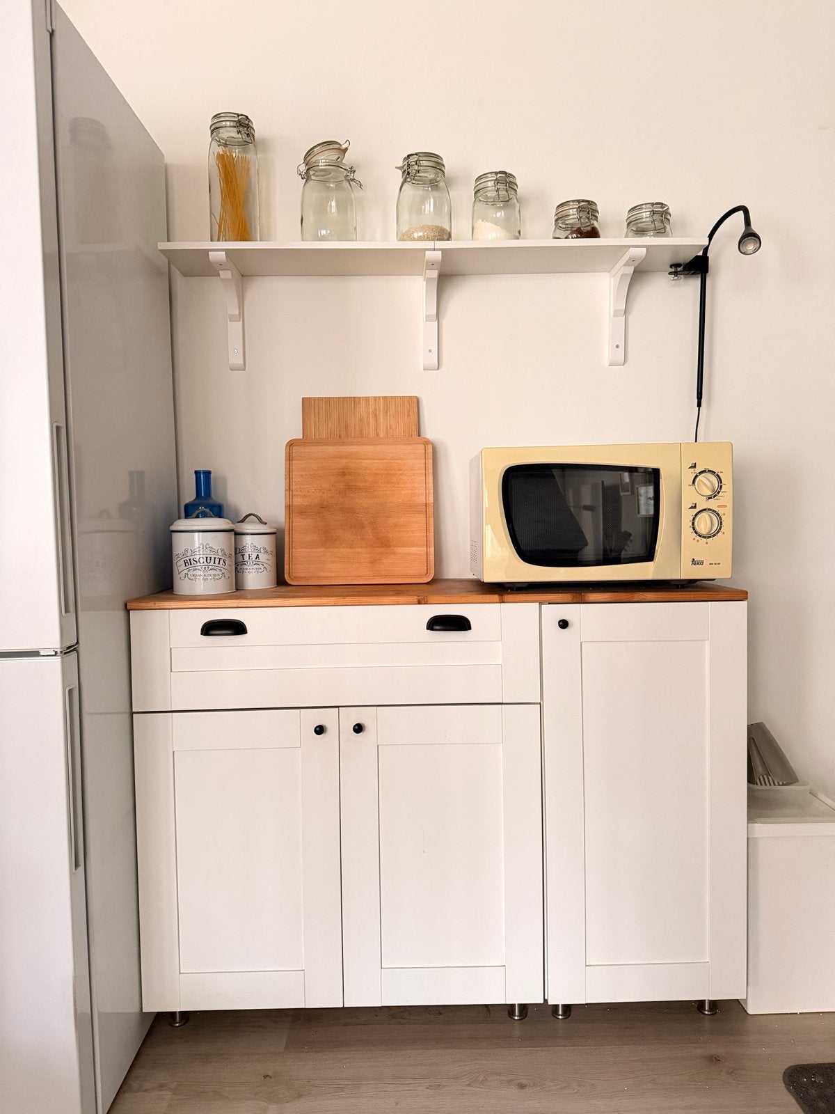 IKEA METOD Keukenkast met planken en RAMSHULT rekken, Ophalen, 100 tot 150 cm, Wit, Zo goed als nieuw