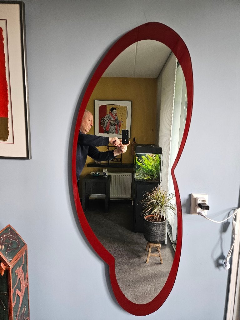 Bijzondere Bontempi spiegel TIZIO 0931 / kleur C151 rood, Huis en Inrichting, Woonaccessoires | Spiegels, Ophalen, 100 tot 150 cm