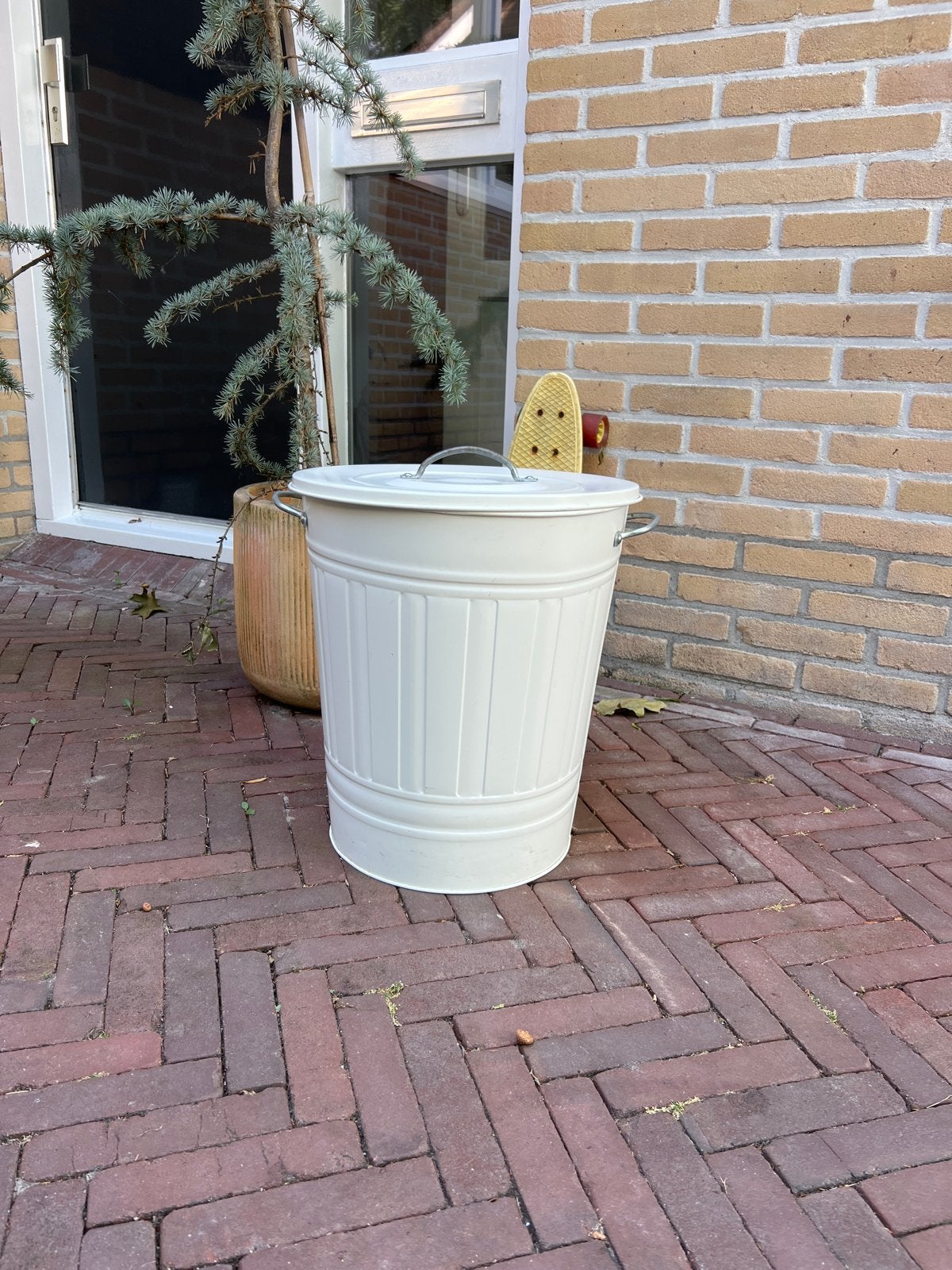 Metalen ton IKEA - Crèmekleurige opbergton, Huis en Inrichting, Woonaccessoires | Prullenbakken, 50 – 75, Gebruikt, 40 liter of meer