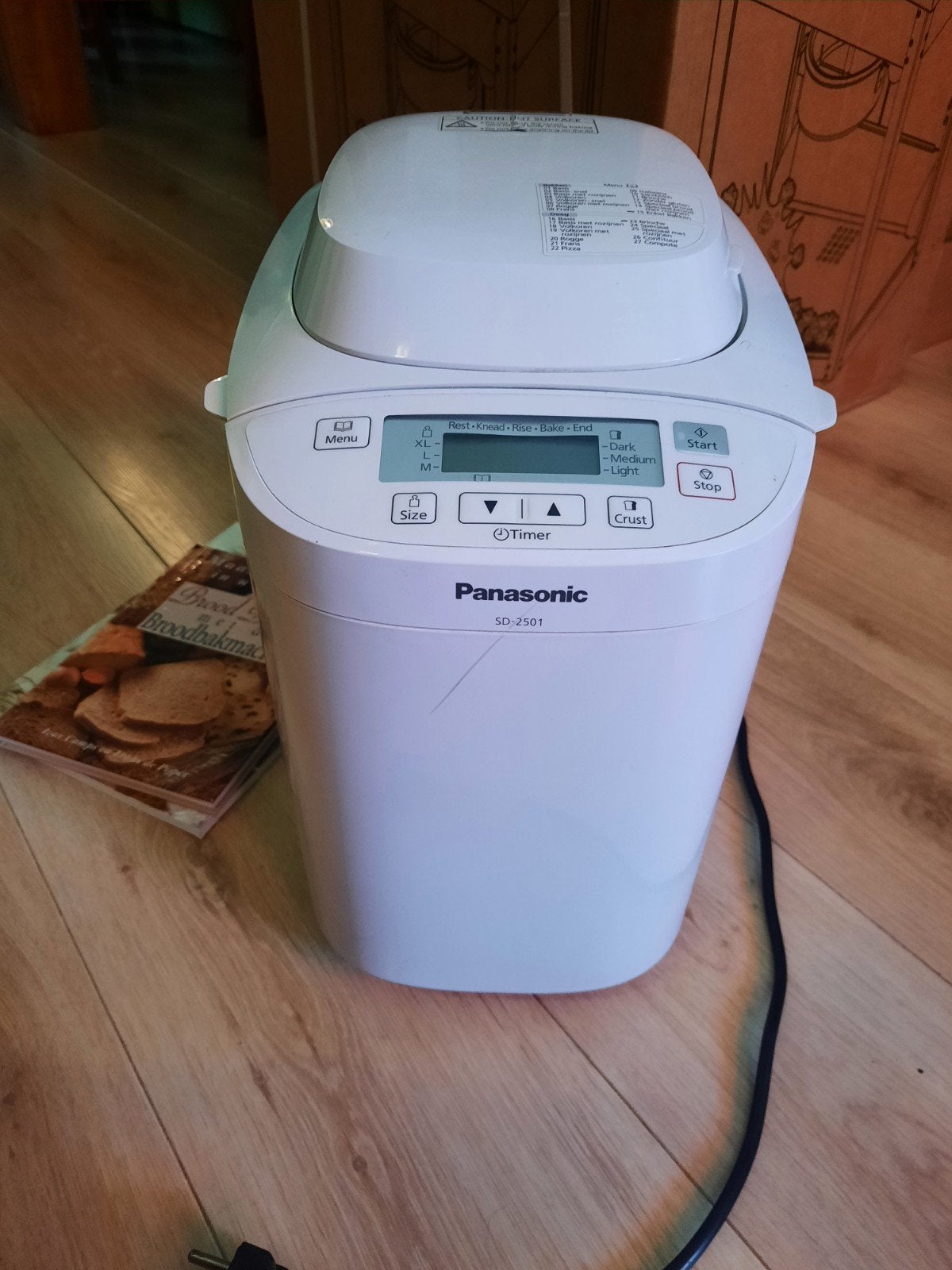 broodbakmachine met gebruiksaanwijzing en leuk bakboek, Witgoed en Apparatuur, Broodbakmachines, Ophalen, Gebruikt