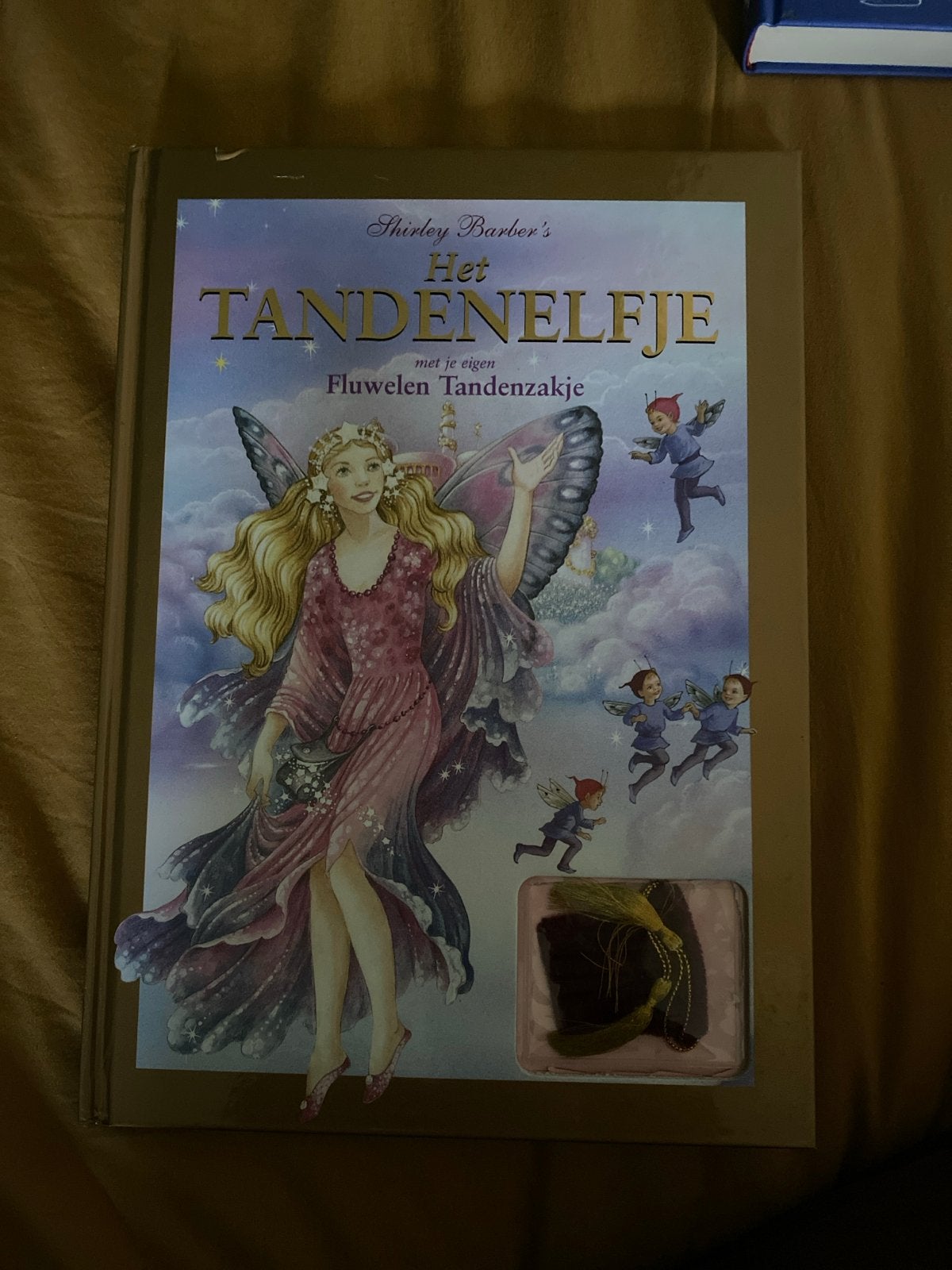 Shirley Barber's Het Tandenelfje met Fluweel Tanden Zakje, Boeken, Ophalen of Verzenden, Zo goed als nieuw, 3 tot 4 jaar