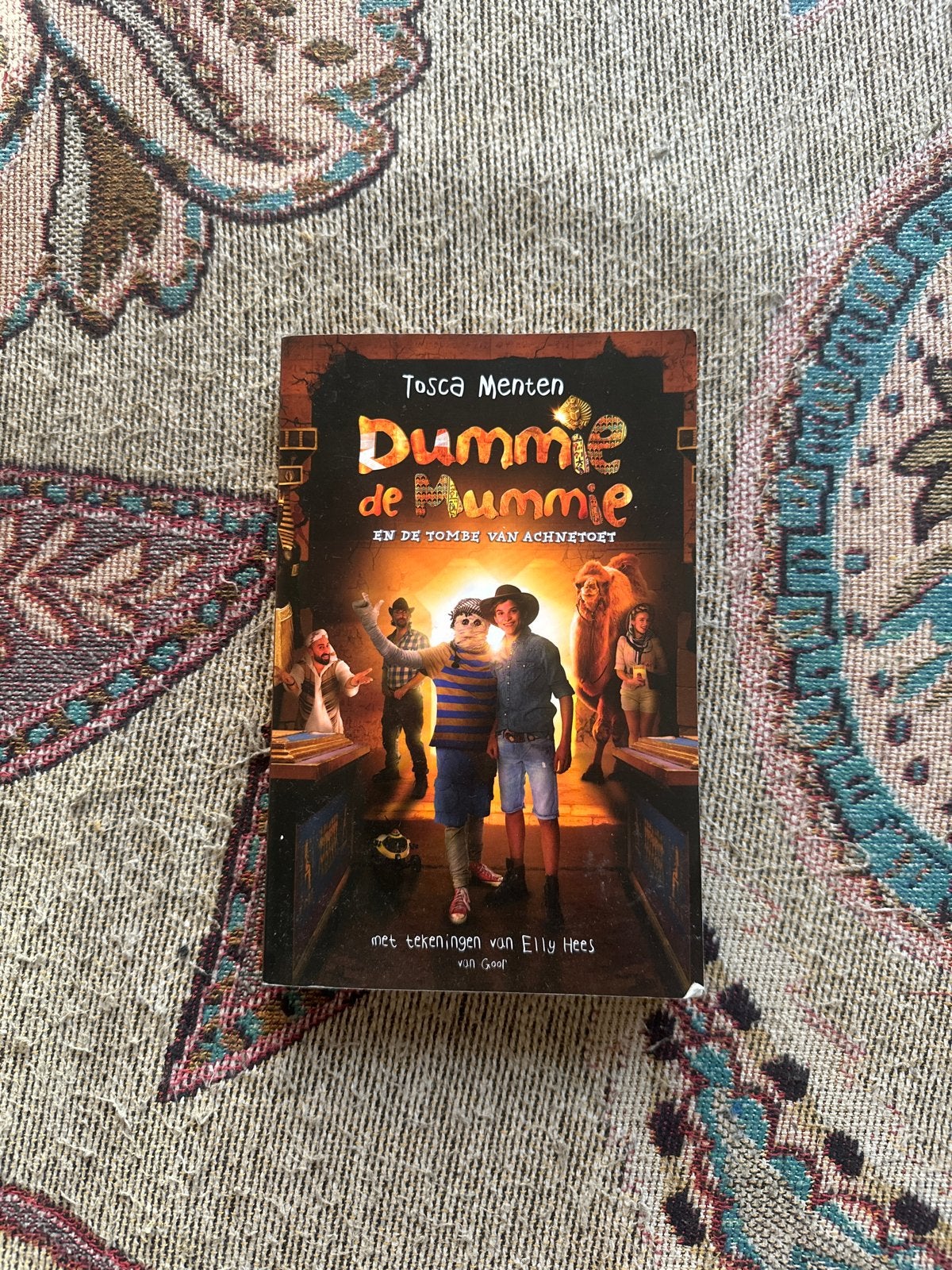Dummie de Mummie en de Tombe van Achnetot - Tosca Menten, Ophalen of Verzenden, Gelezen, Fictie