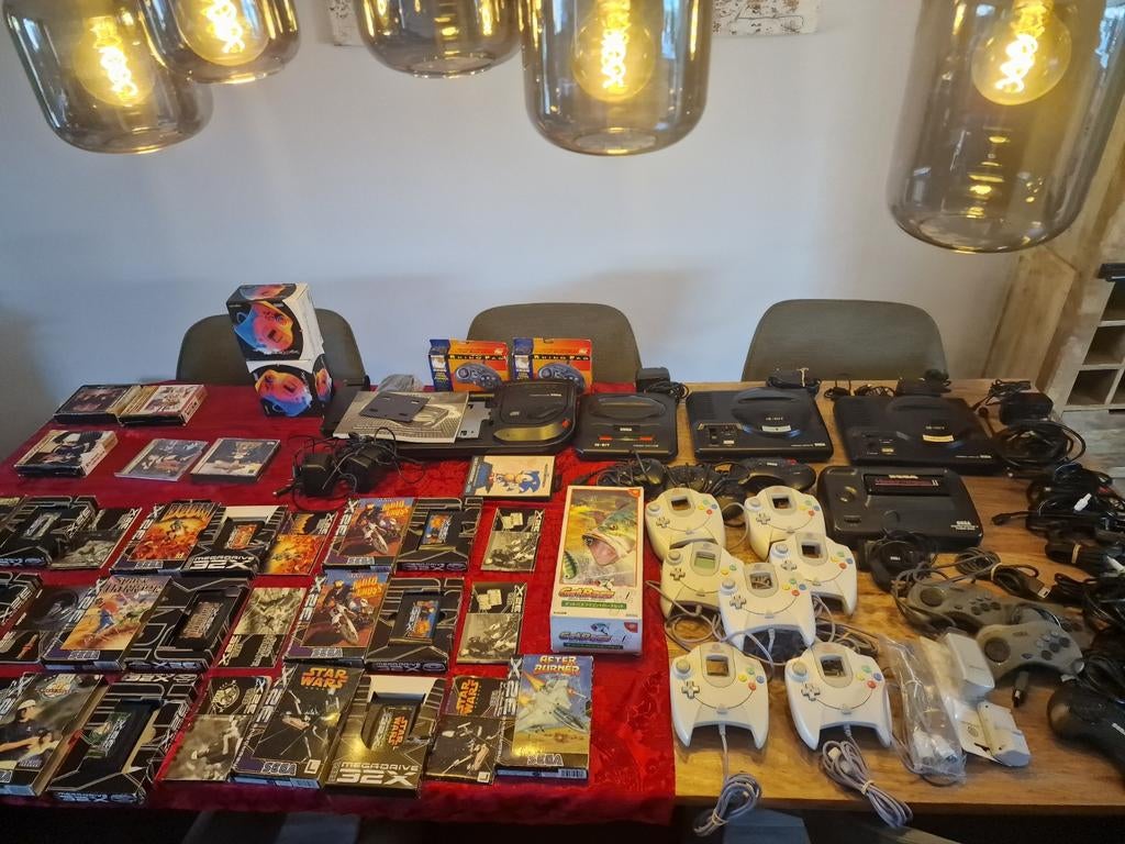 Mooie Sega collectie / verzameling, Spelcomputers en Games, Spelcomputers | Sega, Ophalen, Met 2 controllers, Saturn of Dreamcast