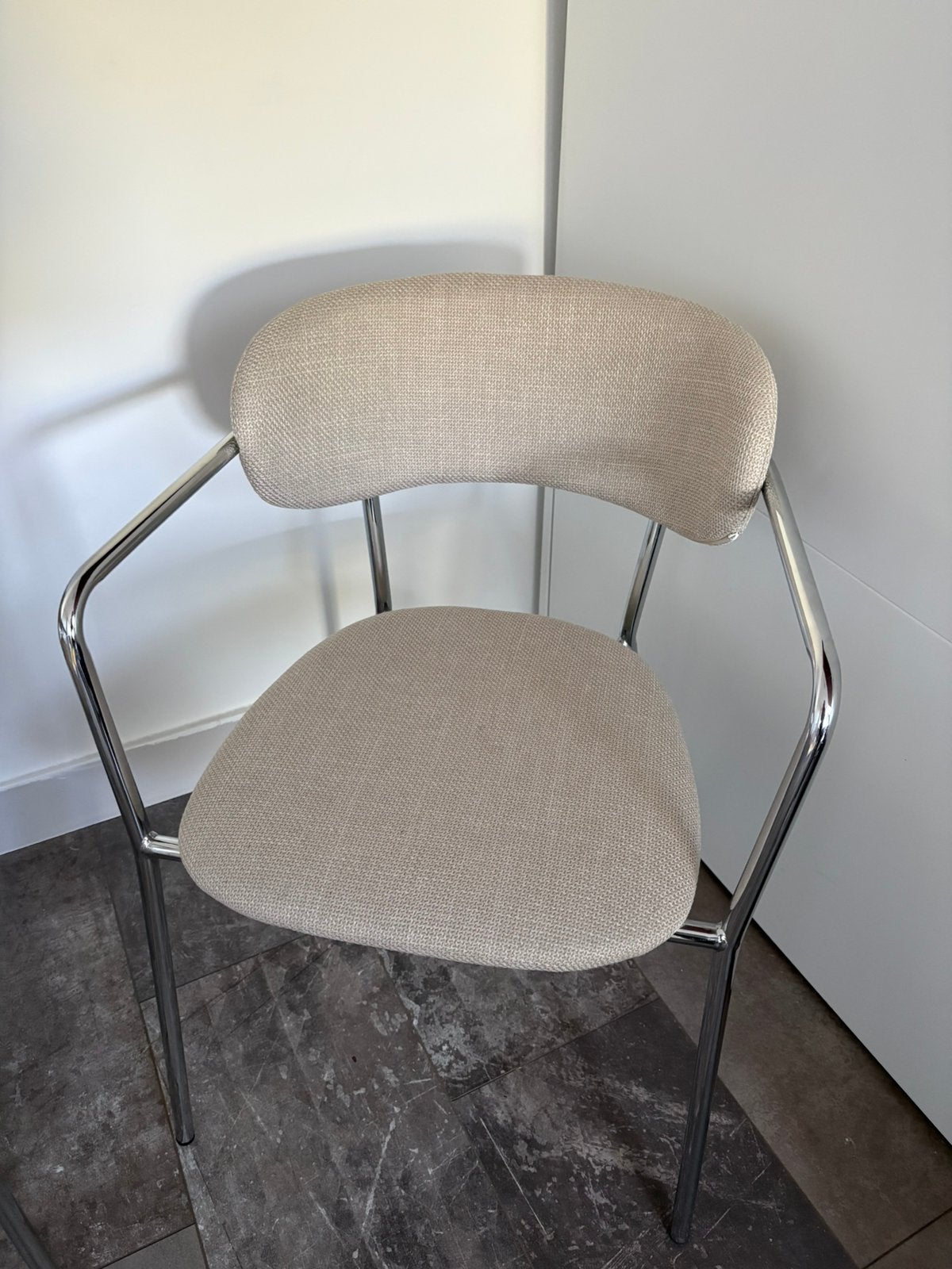 Vier eetkamerstoelen met chrome, Ophalen, Gebruikt, Bruin, Vier