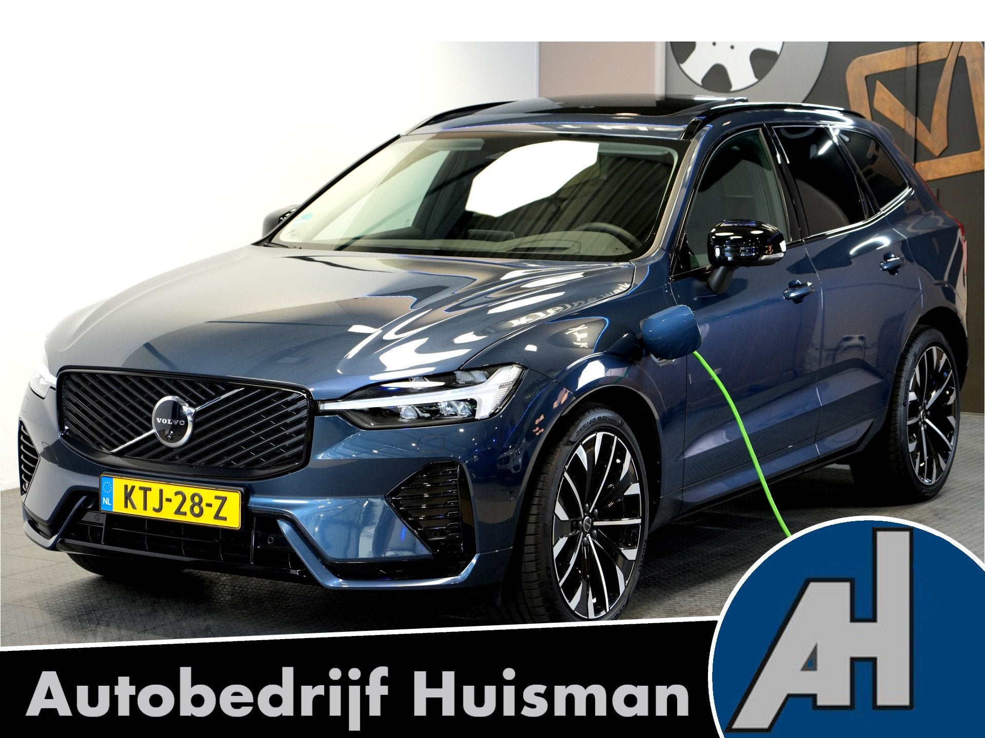 Volvo XC60 2.0 T8 AWD 335kw/456pk Aut8 Plug-in hybrid Plus D, Automaat, Dealer onderhouden, Gebruikt, Euro 6