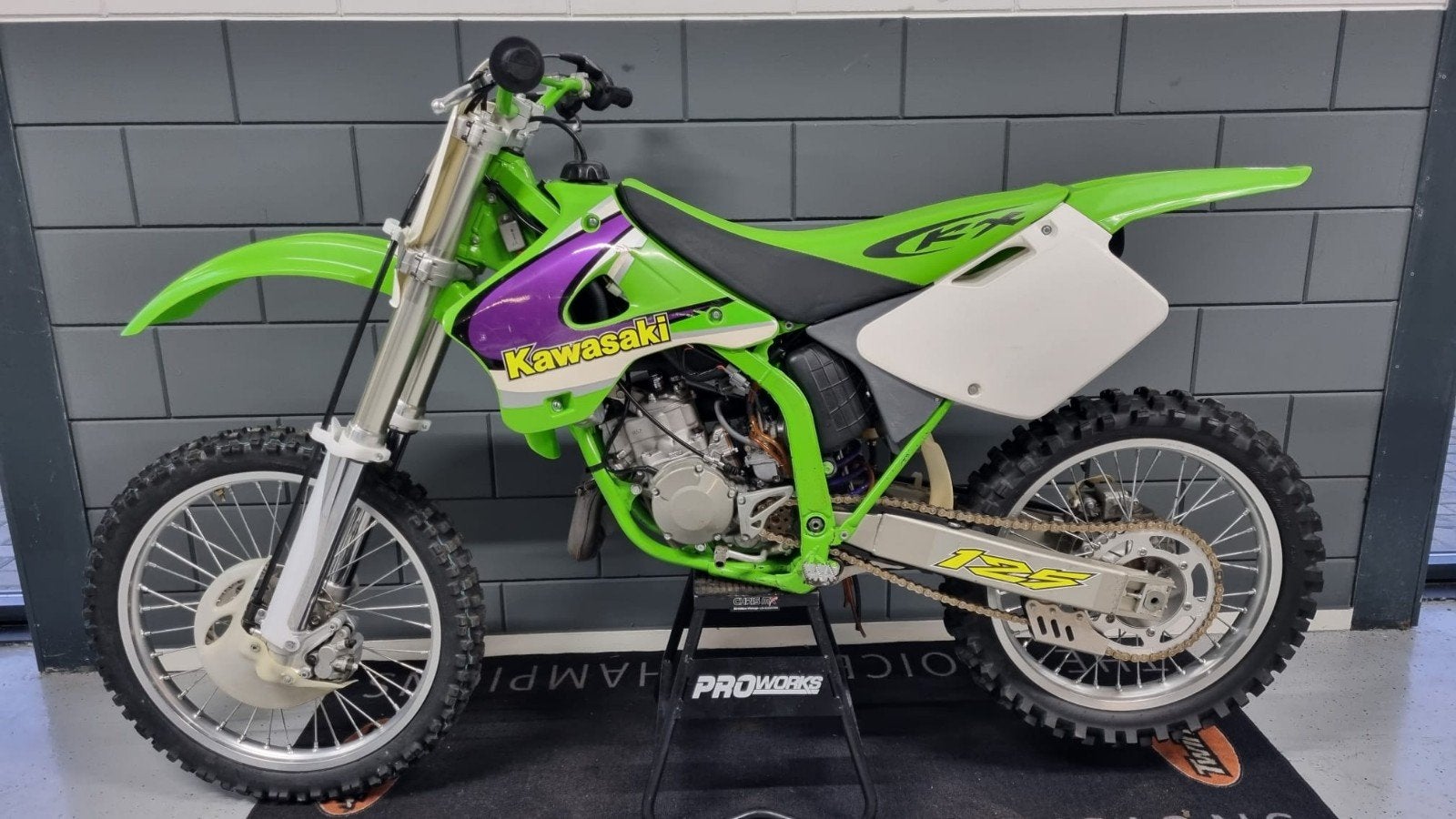 Kawasaki kx 125 1998  5 uur !!!, Bedrijf, Crossmotor, 125 cc