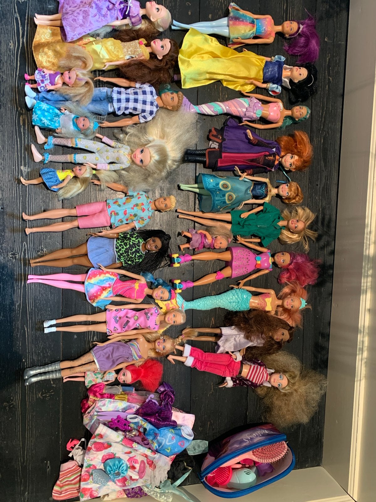 Grote collectie Barbie en andere poppen met accessoires, Ophalen, Gebruikt, Barbie