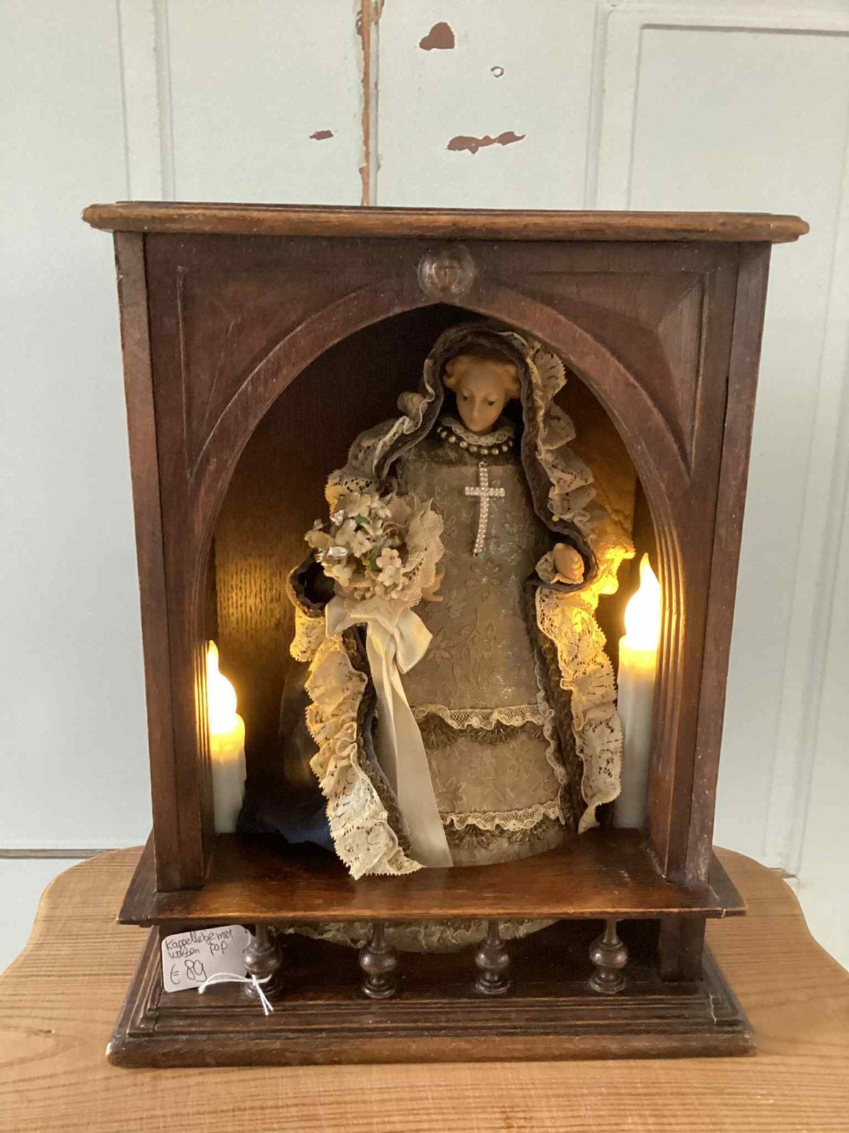 Antieke kapel met wassen beeld, Ophalen of Verzenden