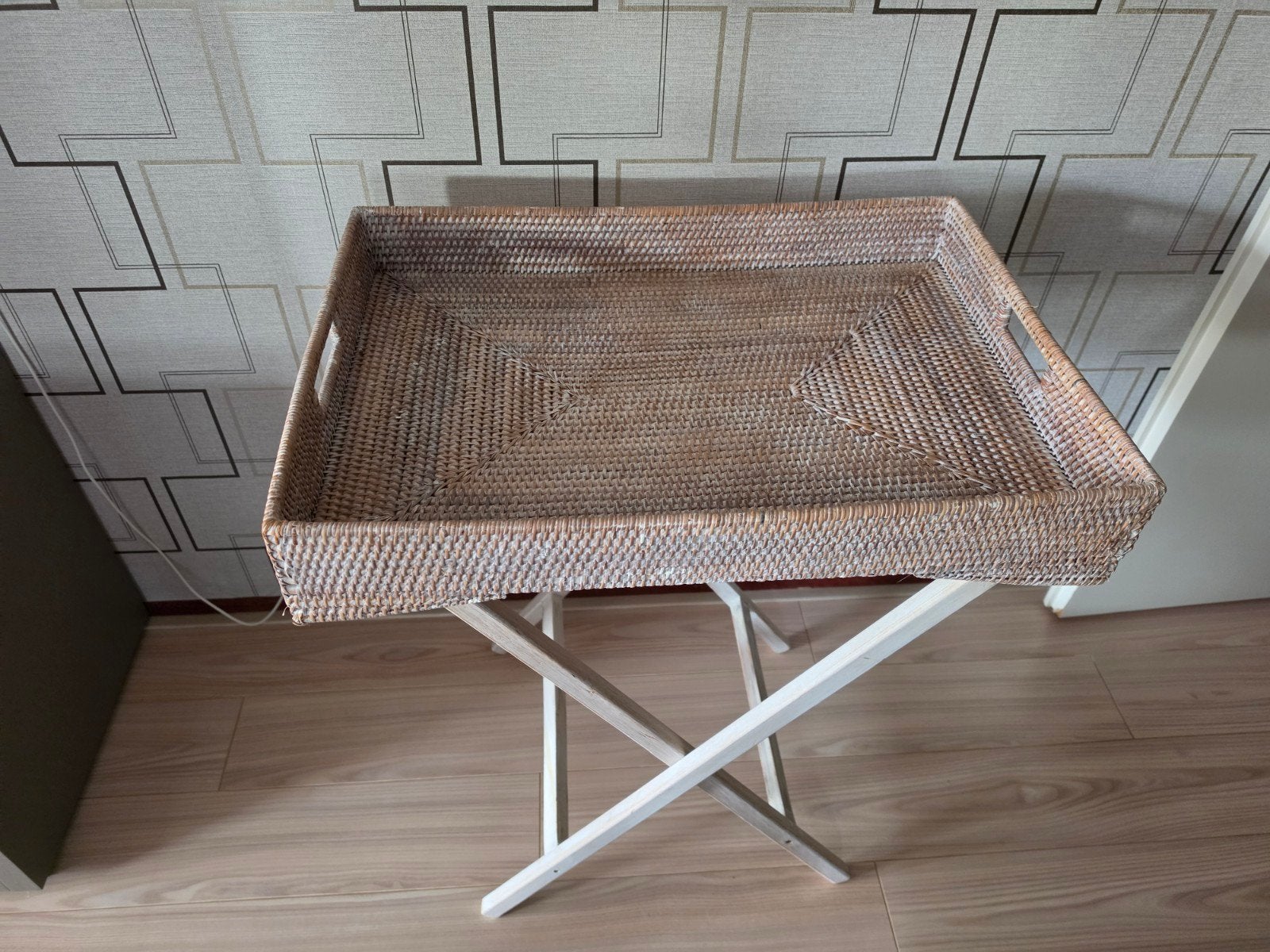 Rotan dienbladtafel met inklapbaar onderstel, 45 tot 60 cm, Gebruikt, 75 cm of meer, Rechthoekig