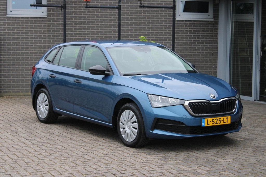 Skoda Scala 1.0 TSI Active AppleAndroid/Led/Navi/Cruise Incl, Gebruikt, Euro 6, 95 pk, Lichtsensor