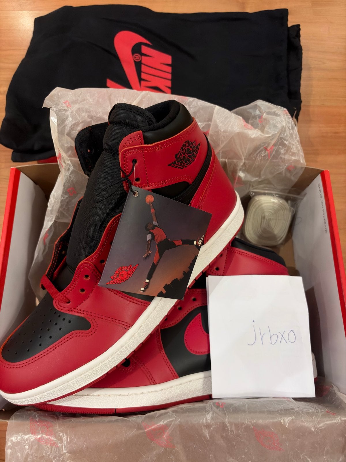 Nike Air Jordan 1 Retro High '85 Varsity Red (Bred) EU 46, Kleding | Heren, Schoenen, Nieuw, Sneakers of Gympen, Overige kleuren