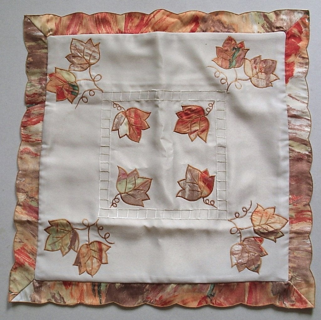 Kussenhoes met warme herfsttinten. Embroderie. Nieuw, Verzenden, Nieuw, Vierkant