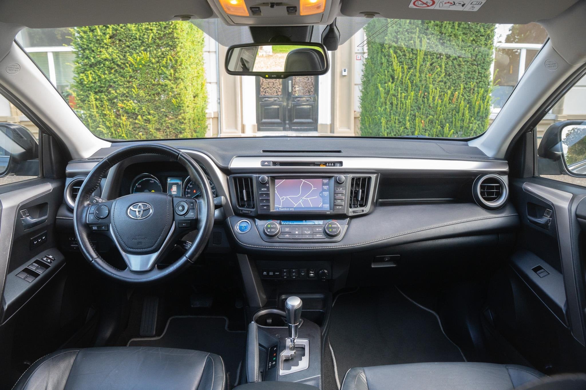 Toyota RAV4 2.5 Hybrid Executive TREKHAAK | PANO | LEDER | M, Auto's, Dealer onderhouden, Gebruikt, Euro 6, Leder