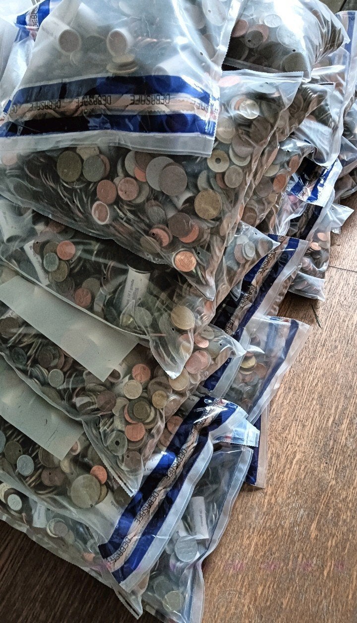 Morgen weer een hele Grote partij munten wereld mix  8€ / Kg, Postzegels en Munten, Munten en Bankbiljetten | Verzamelingen, Ophalen of Verzenden