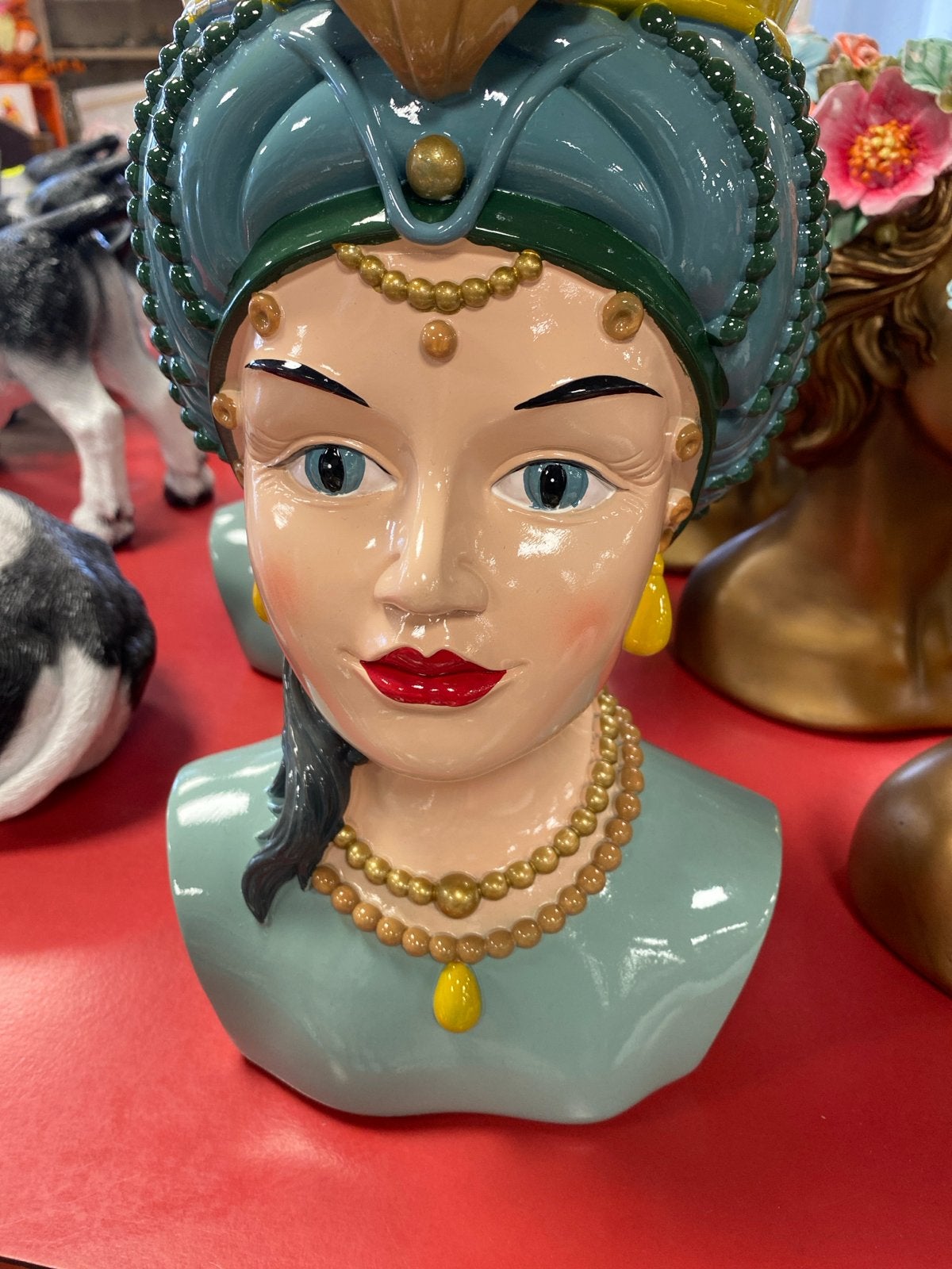 Decoratieve vaas in de vorm van een vrouw met kroon, Ophalen, Zo goed als nieuw, Steen/keramiek, Meerkleurig