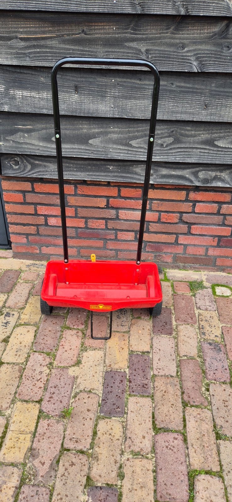 Wolf-Garten WE 330 Strooiwagen 41 CM - 15 Liter, Tuin en Terras, Grasmaaiers, Ophalen, Handgrasmaaier, Zo goed als nieuw, 30 t/m 39 cm