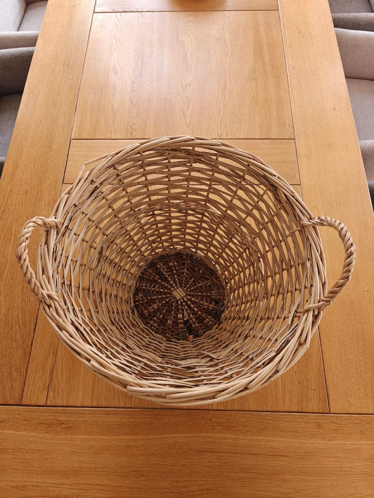Decoratieve rieten mand met handvatten, Ophalen