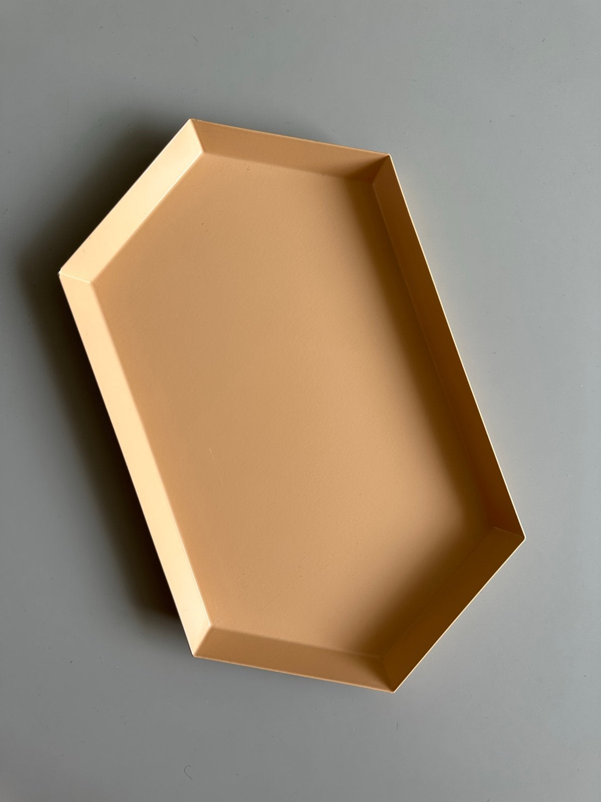 HAY Kaleido Dienblad Hexagon - Perzik/Licht oranje, Gebruikt, Met opstaande rand, Ophalen of Verzenden, Dienblad
