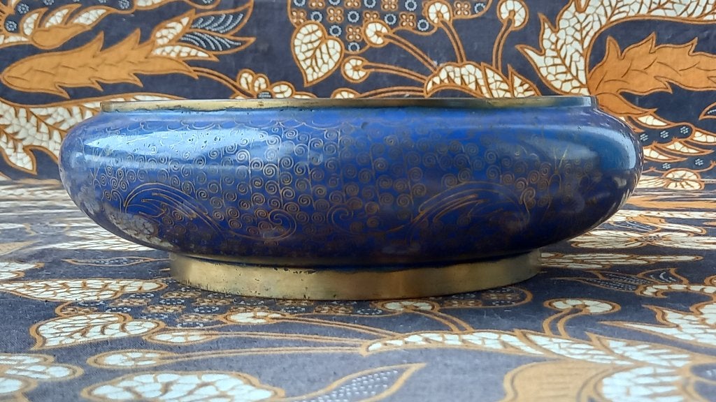 Mooie originele Chinese schaal van blauw cloisonne 21 cm., Blauw, China, Ophalen of Verzenden, Handgemaakt