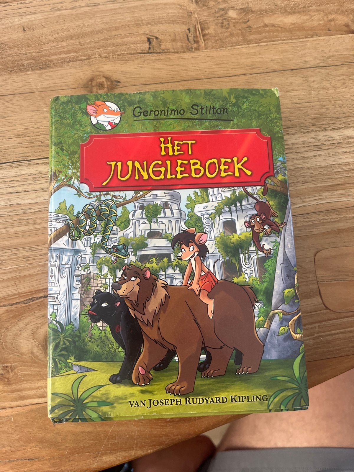 Geronimo Stilton - Het jungleboek, Fictie algemeen, Geronimo Stilton, Ophalen of Verzenden, Zo goed als nieuw