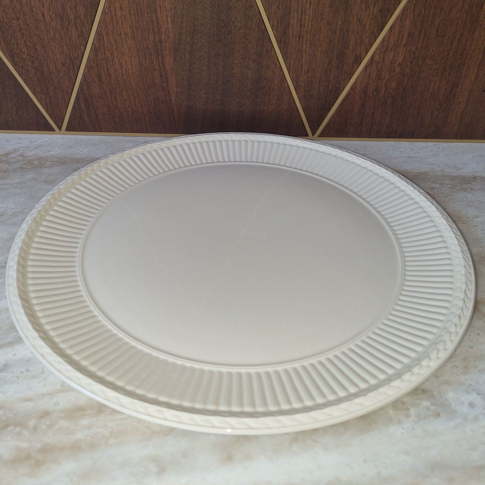 Wedgwood Edme Gebaksschaal / Onderbord - 32 cm, Ophalen of Verzenden, Wedgwood, Porselein, Schaal of Schalen