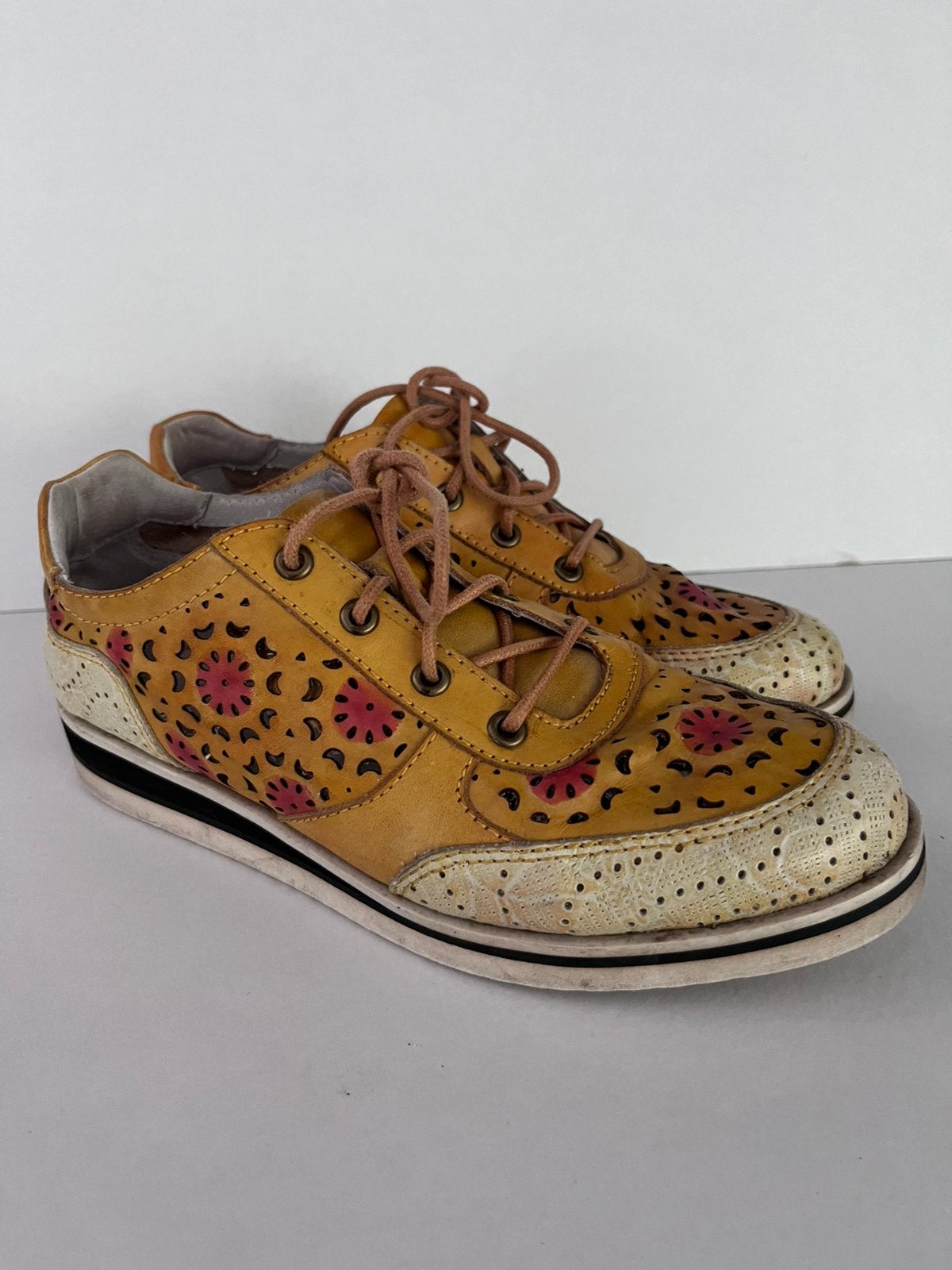 Vrolijke Zomerschoenen maat 36, Kleding | Dames, Schoenen, Schoenen met lage hakken, Geel, Ophalen of Verzenden, Zo goed als nieuw