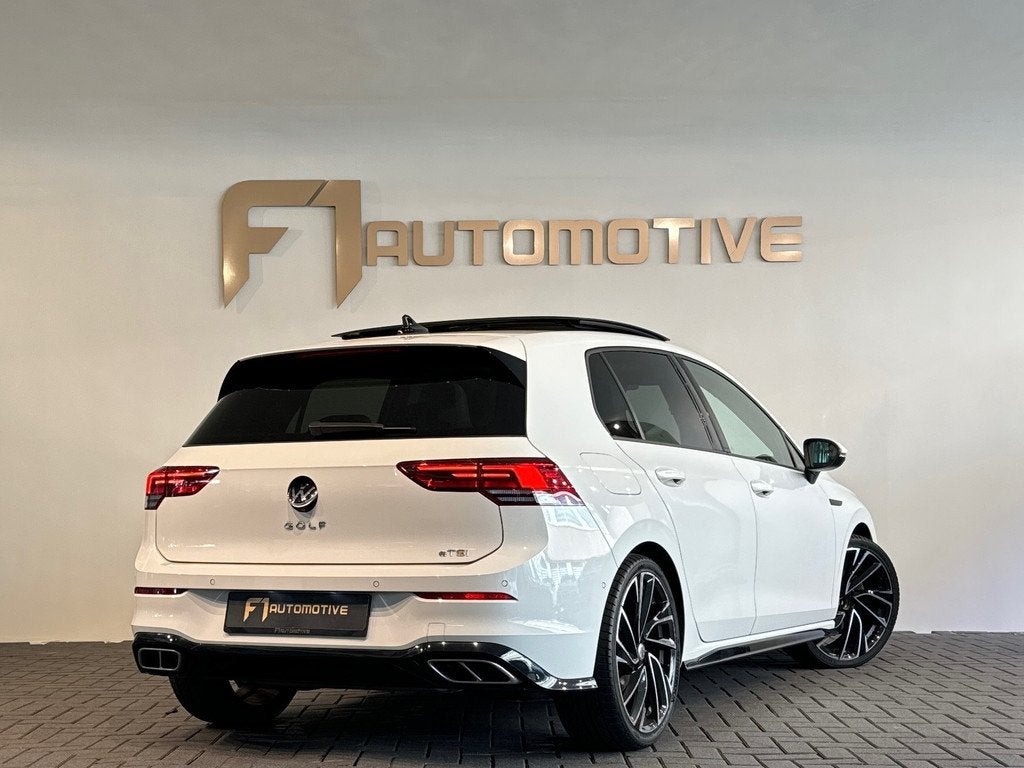 Volkswagen Golf 1.5 eTSI R Line Pano|Sfeer|Dodehoek|Camera, Auto's, Volkswagen, 4 cilinders, 150 pk, Leder en Stof, Wit