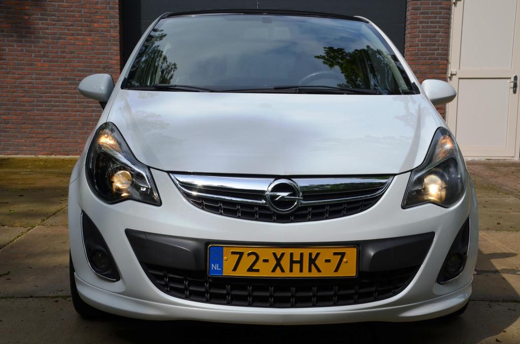 Opel Corsa 1.6-16V T Color Edition Navi/Airco/Cruise control, Voorwielaandrijving, Euro 5, Stof, Gebruikt
