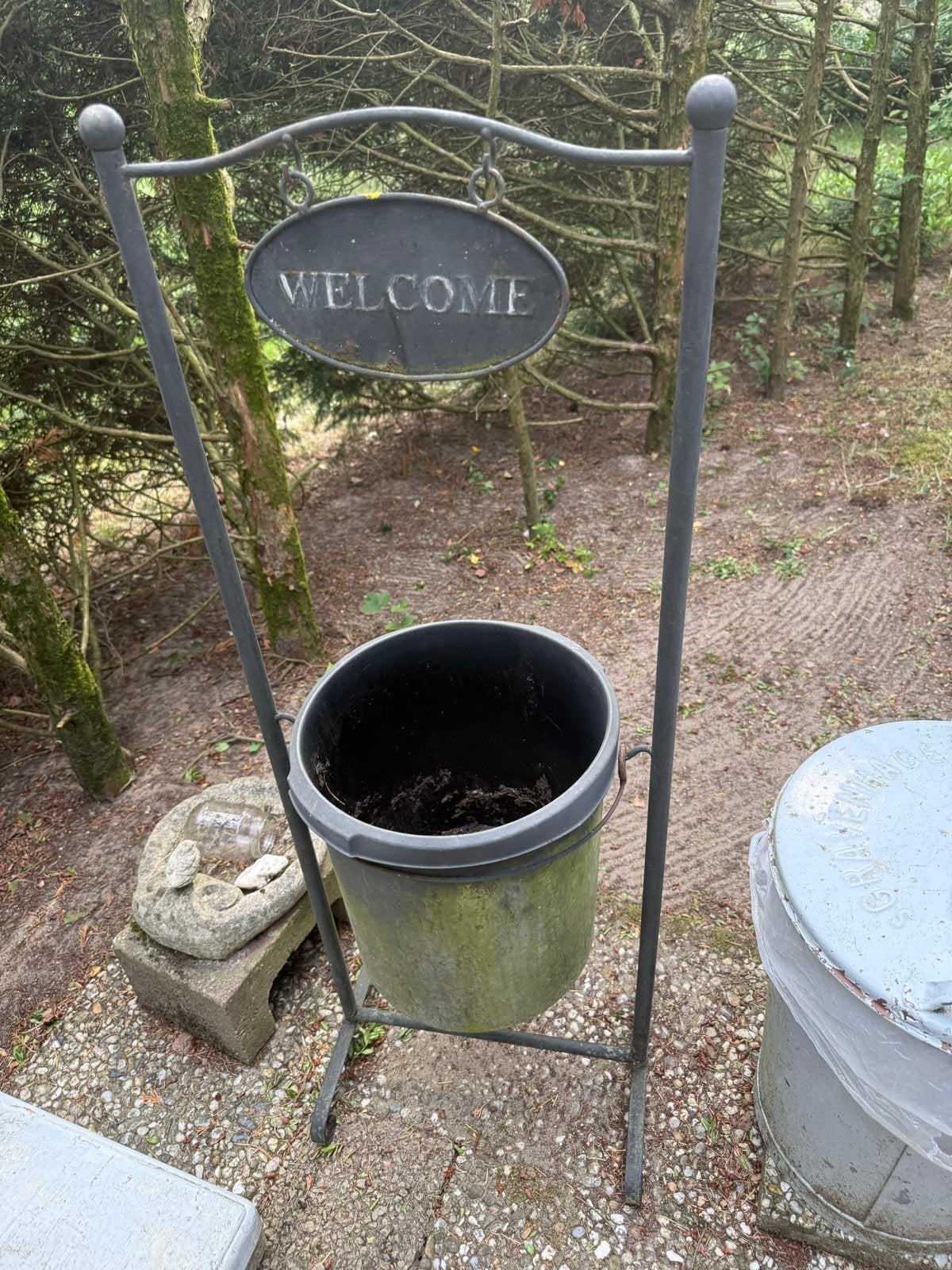 Metalen houder met pot en 'Welcome' bordje, Gebruikt, Minder dan 60 cm, Ophalen of Verzenden, Binnen