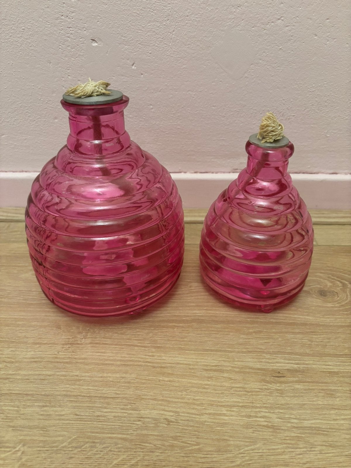 2 Roze olielampen met lont zonder olie van Riverdale, Overige merken, Roze, Ophalen of Verzenden, Zo goed als nieuw