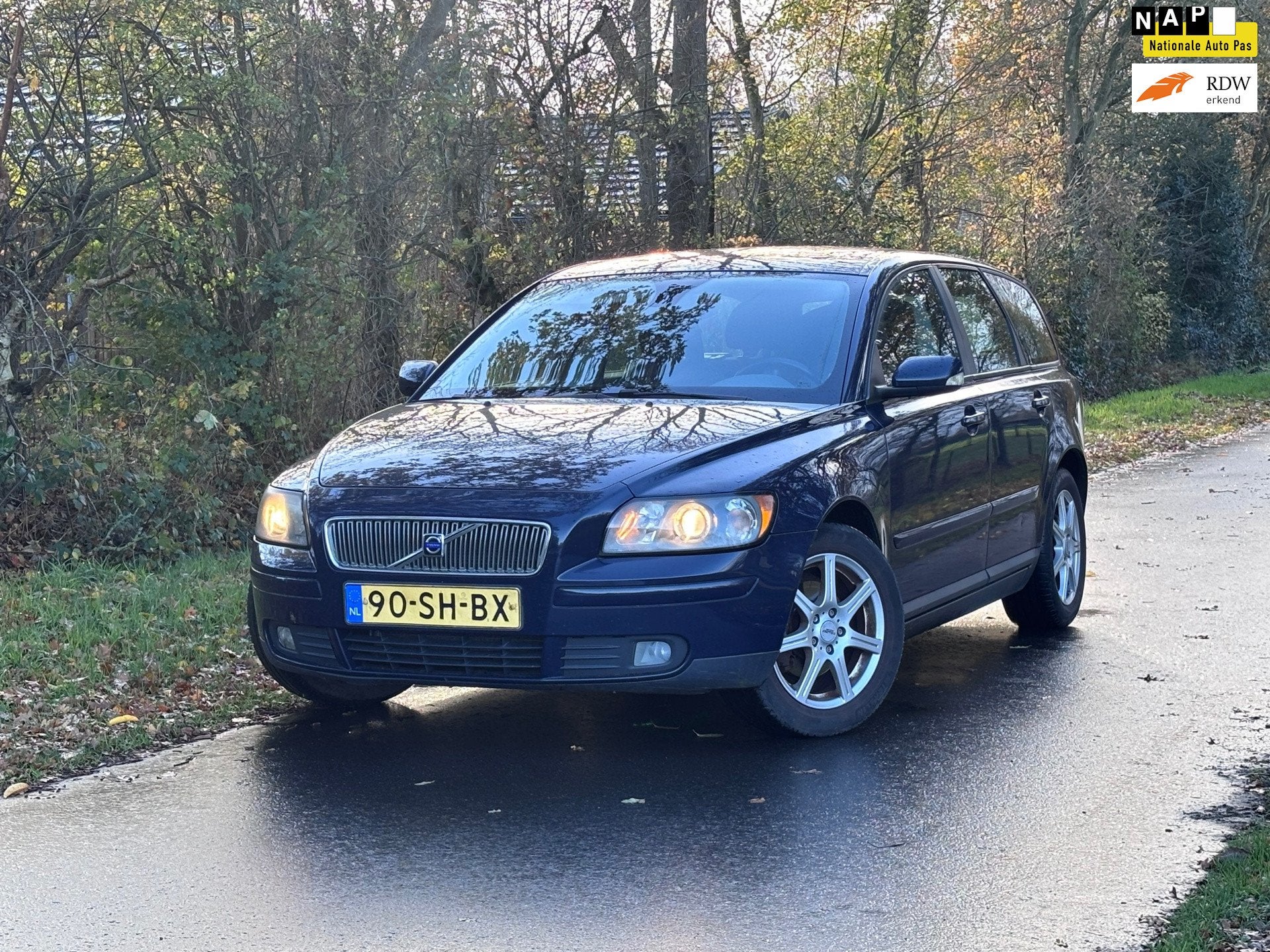 Volvo V50 1.8 Momentum | Airco + Cruise, Voorwielaandrijving, 125 pk, 4 cilinders, Blauw