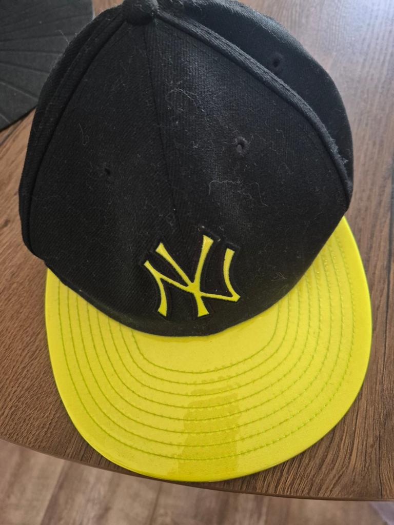 New yorker pet, Kleding | Dames, Ophalen of Verzenden, Zo goed als nieuw, One size fits all