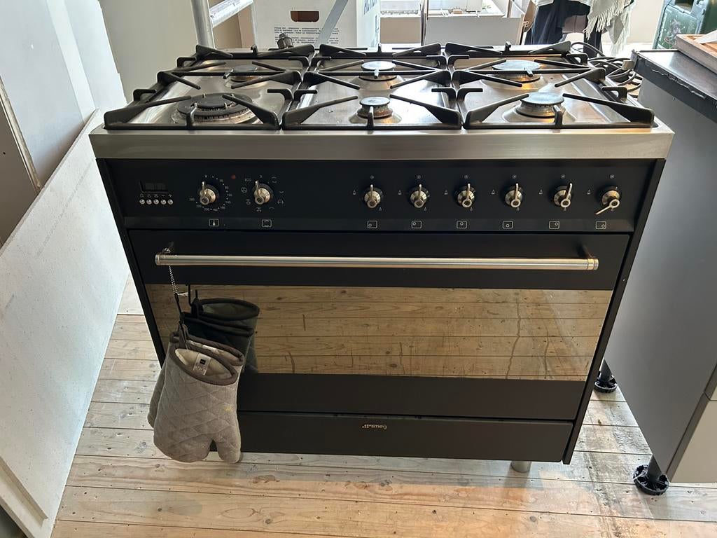 Smeg 6 pits gasfornuis met spit, Ophalen, Gebruikt, 60 cm of meer, Gas