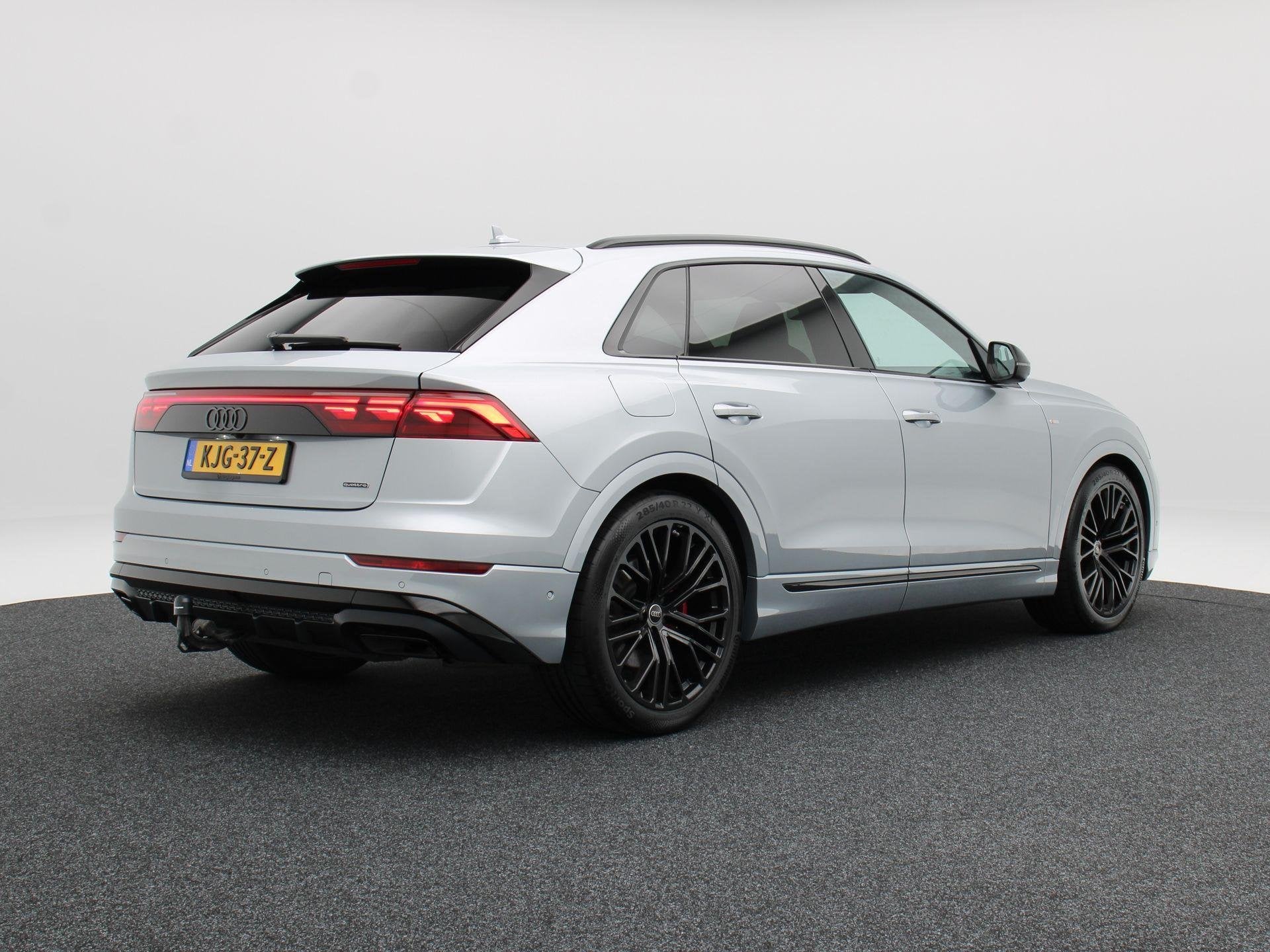 Audi Q8 60 TFSi e 490 Pk quattro S-Line Competition | Matrix, Auto's, Automaat, Dealer onderhouden, Gebruikt, 2995 cc