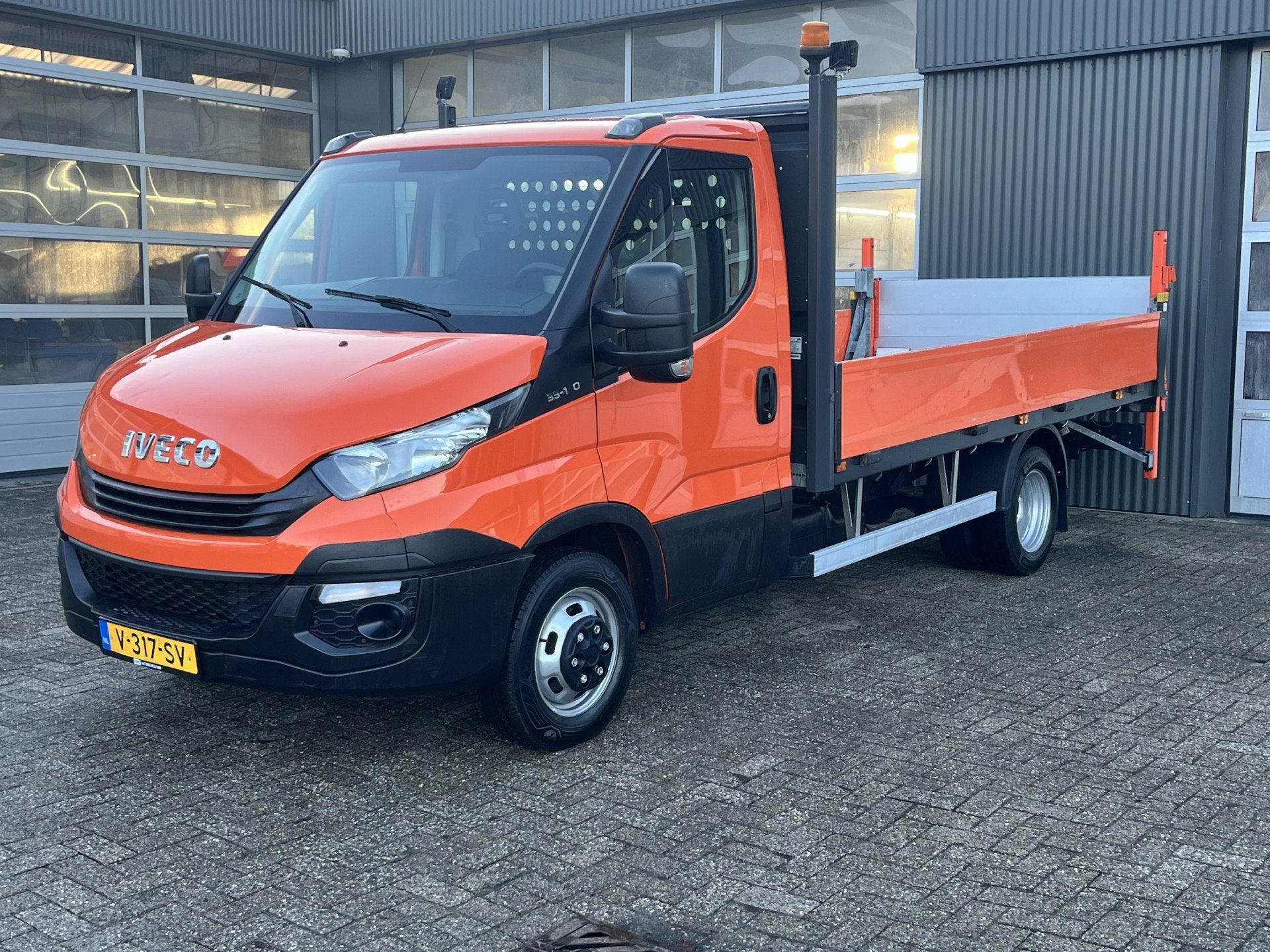 Iveco Daily 35C14 2.3 375 Laadklep 500kg Trekhaak 3500kg tre, 13 km/l, Gebruikt, Iveco, Origineel Nederlands