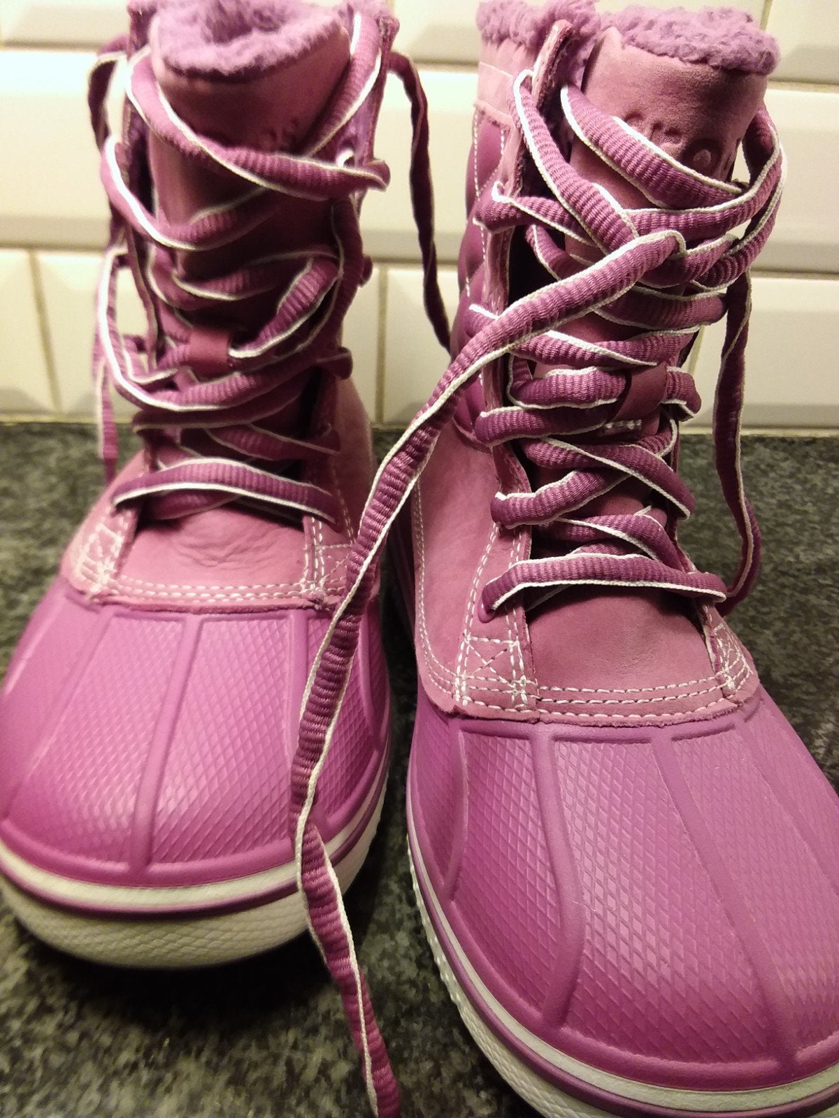 Crocs Alcast Duck boots. Maat 36/37, Ophalen of Verzenden, Zo goed als nieuw, Zwart, Snowboots