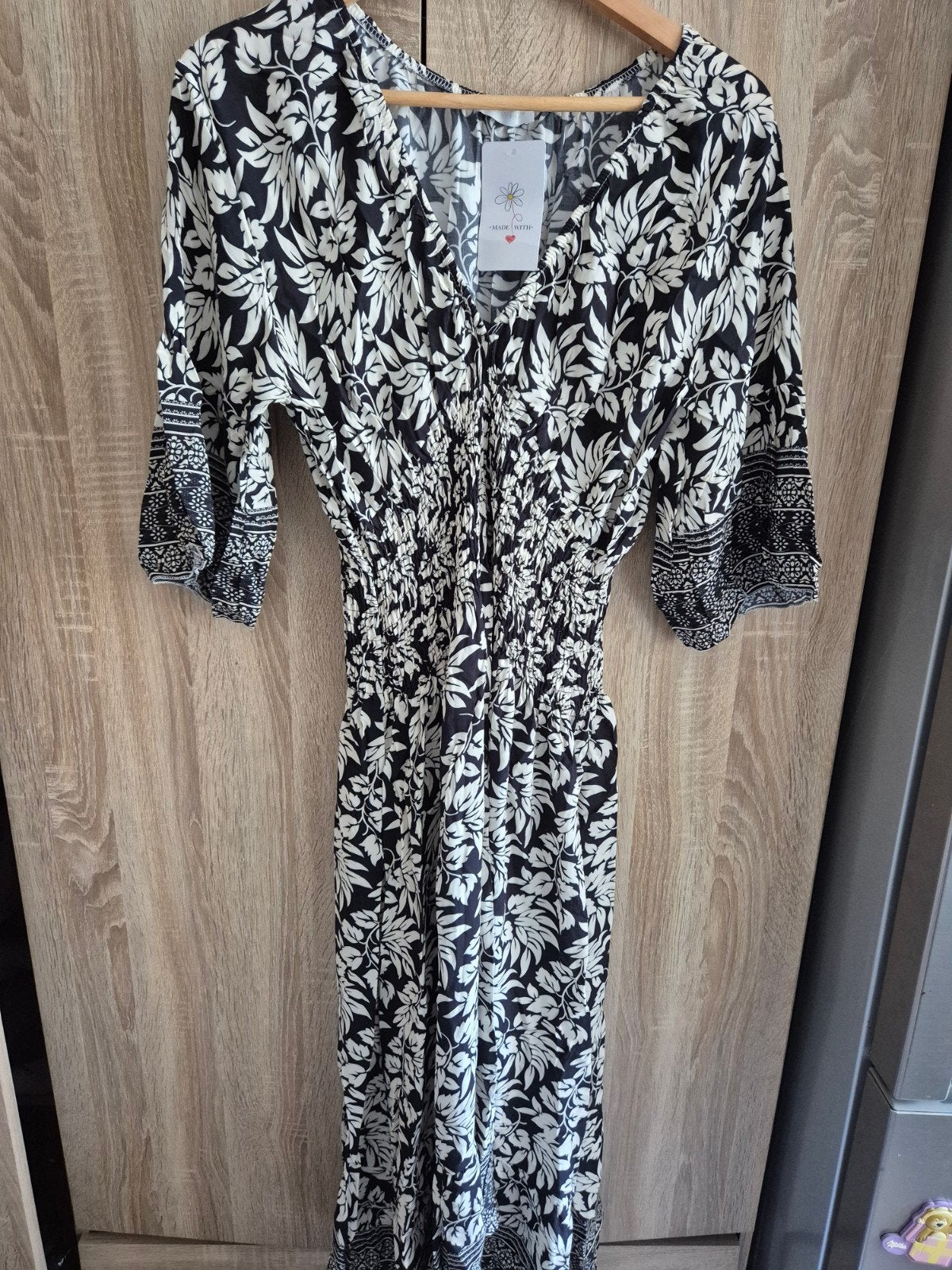 Zwart-witte maxi jurk met bladprint en elastische taille, Maat 38/40 (M), Zwart, Ophalen of Verzenden, Zo goed als nieuw